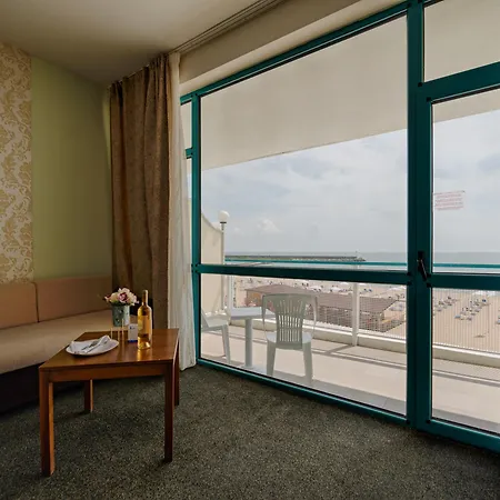 Отель Berlin Golden 4*