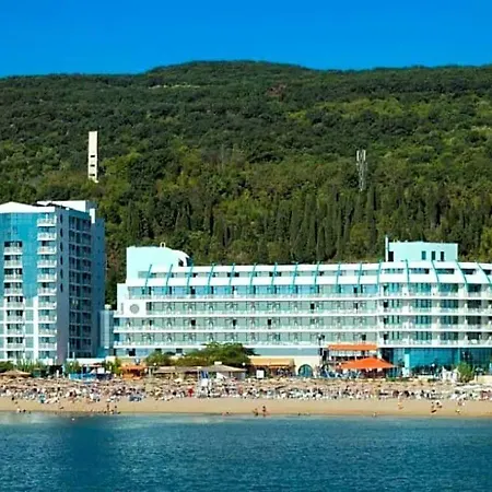 Отель Berlin Golden 4*