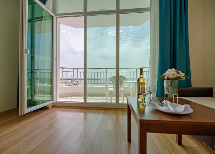 Berlin Golden فندق 4*