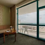 Хотел Berlin Golden & 4*