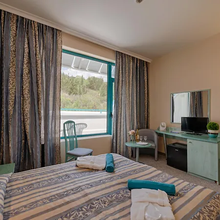 Berlin Golden Златни пясъци