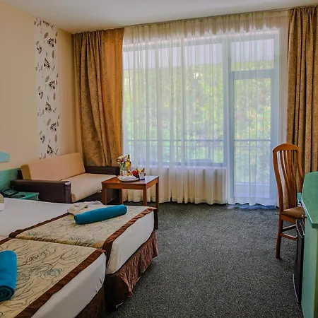 ホテル Berlin Golden 4*