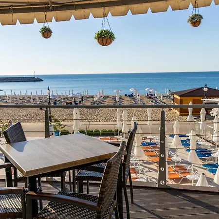 Hotel Berlin Golden Inclusive&beach 4*