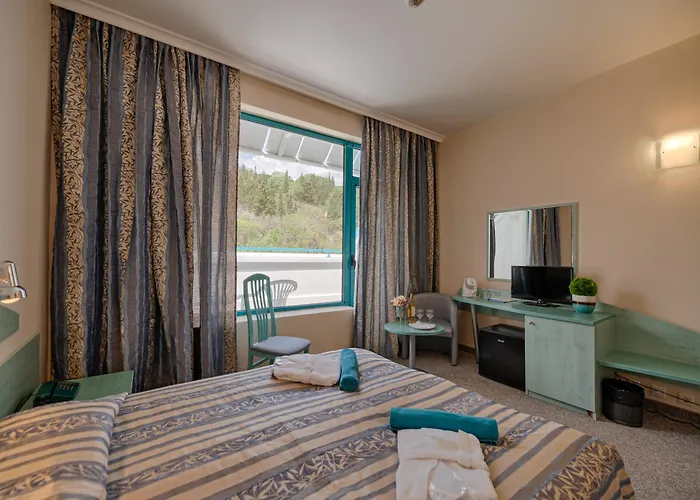 Berlin Golden Golden Sands